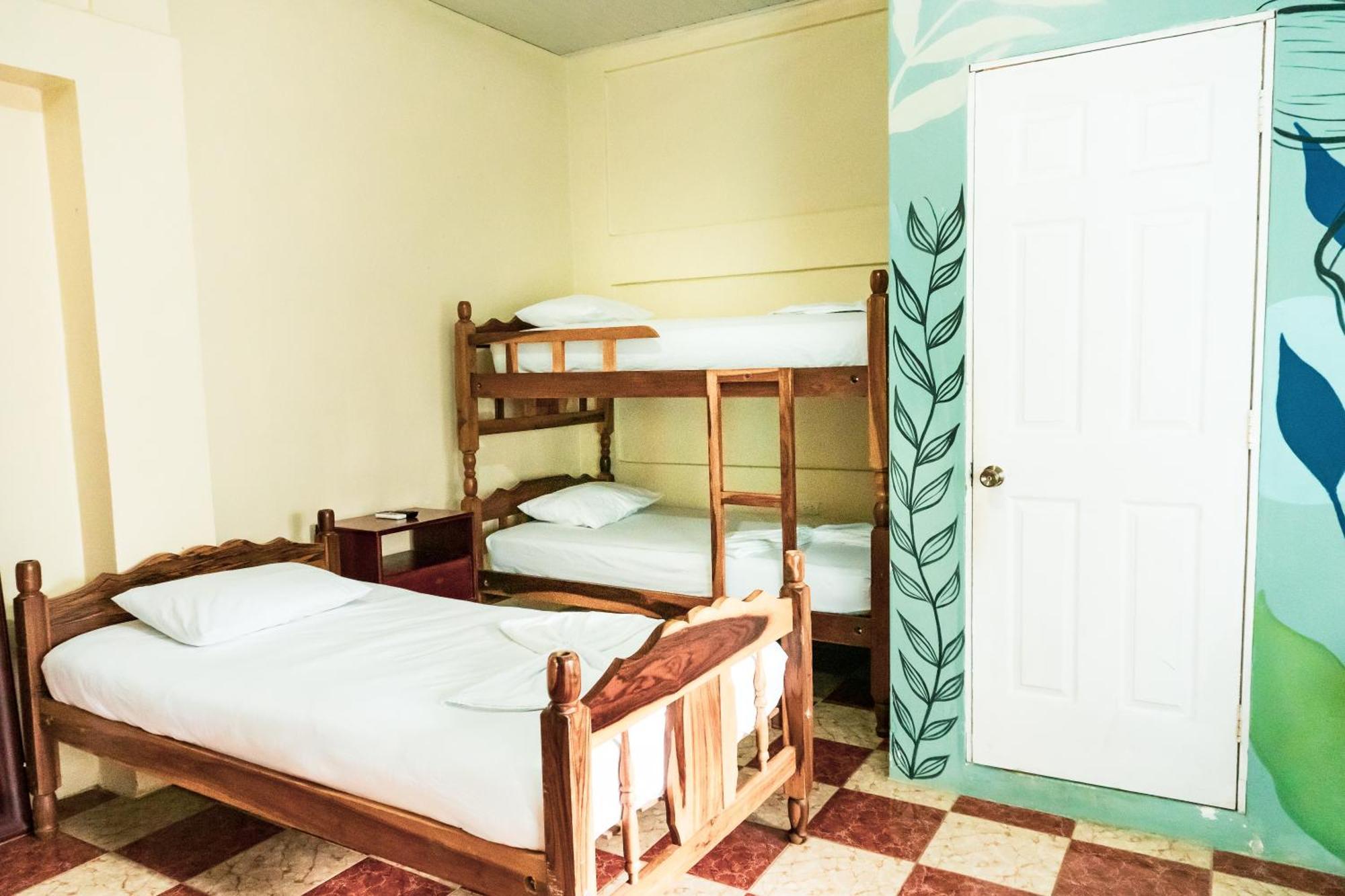 Hostal Eden Moyogalpa Eksteriør billede