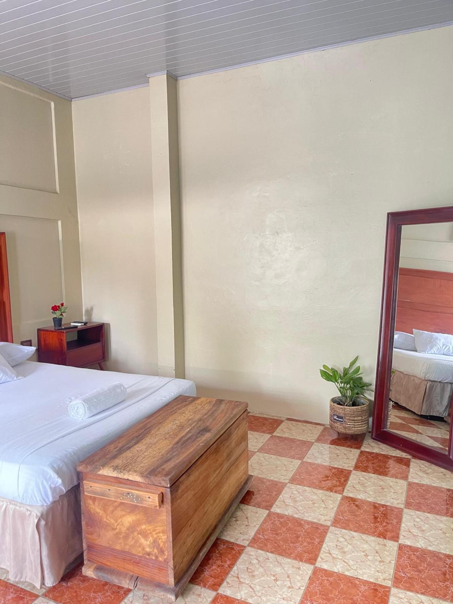 Hostal Eden Moyogalpa Eksteriør billede